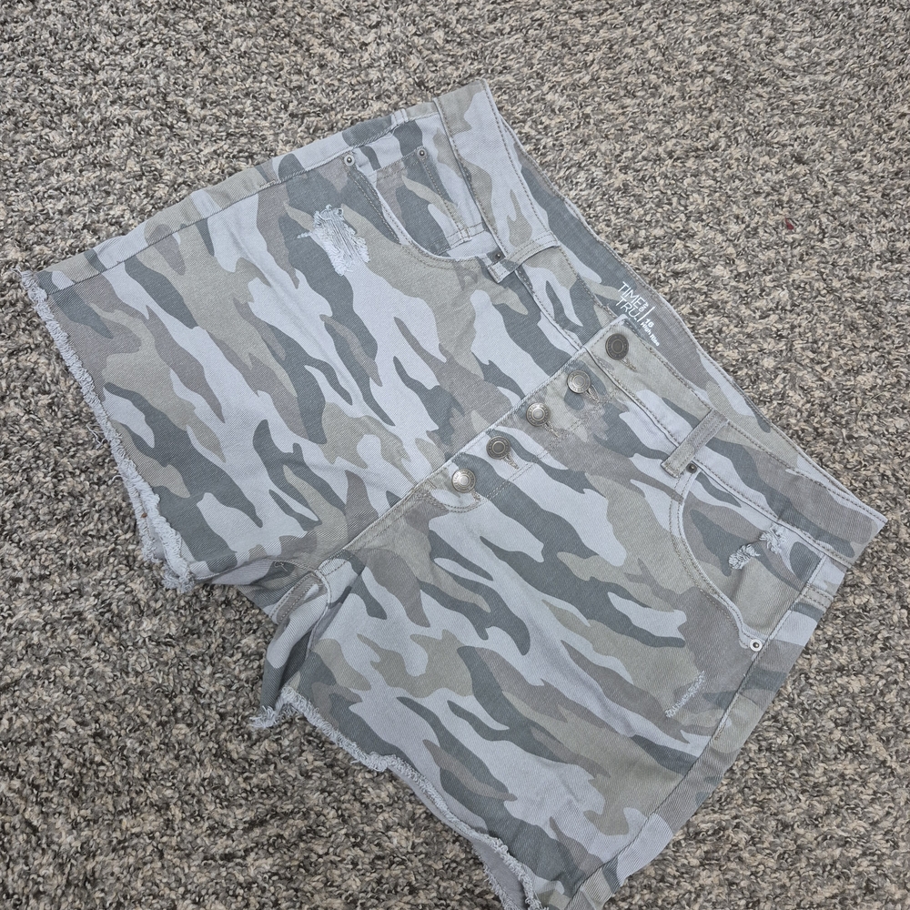 Time and Tru Button Fly Camouflage Women's Shorts